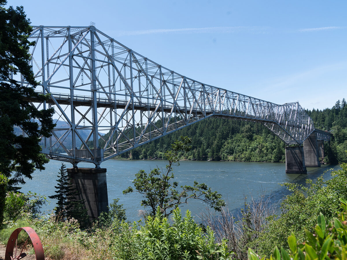 トリニダ橋 Bridge-of-the-Gods-1200x900.jpg