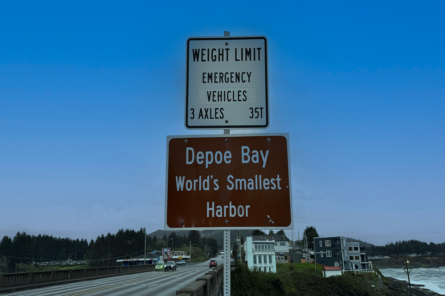 海辺の街 Depoe Bay | シティガイド：世界最小の自然航行可能な港のある