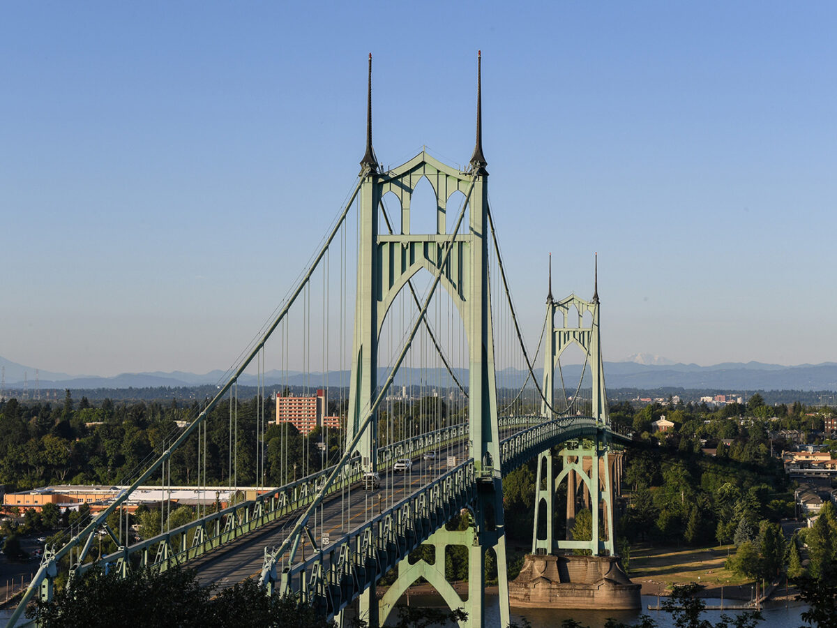 St. Johns Bridge｜ポートランドの自然と調和する美しいアーチ橋