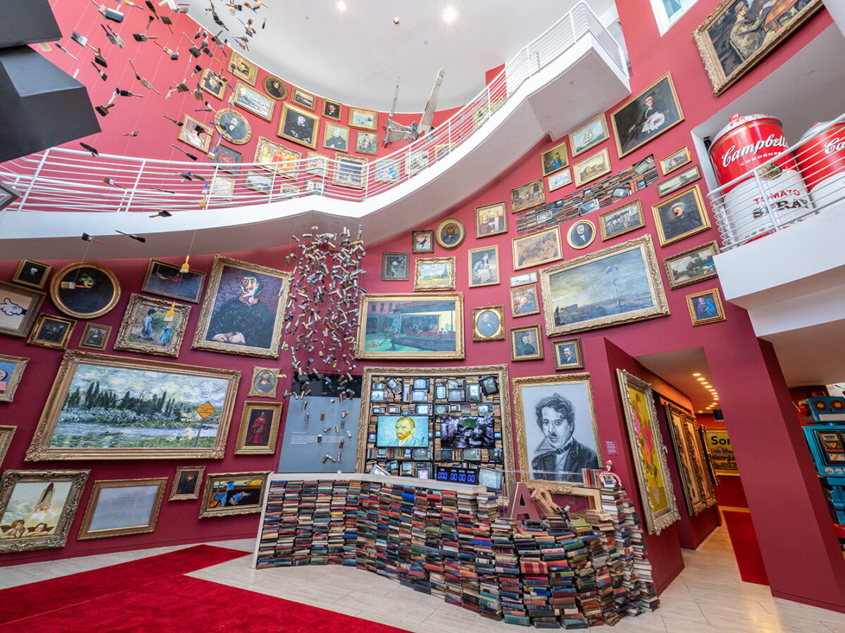 Mr. Brainwash Art Museum｜ストリートアート×ポップアートが融合する